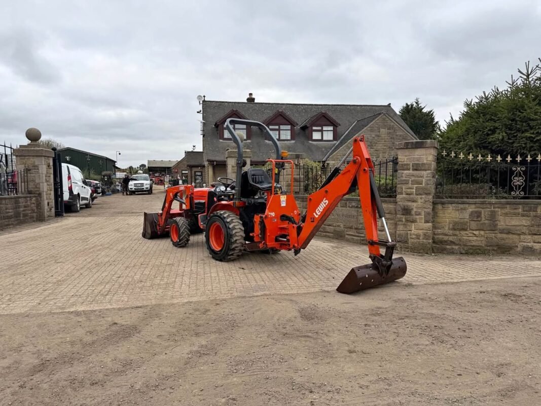 2013 Kubota B2530 25HP 4WD Compact Tractor with Lewis Front Loader and Backhoe, showing low hours and good condition