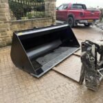 NEW/UNUSED 2025 STRICKLAND 90” MANITOU TELEHANDLER BUCKET - Image 5