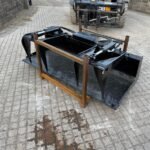 New/Unused 2025 GIYI GY-PG72 72" Skidsteer Bucket Grab - Image 3