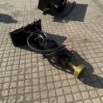 New/Unused 2025 GIYI Mini Skidsteer Hydraulic Post Knocker - Image 3
