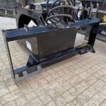 New/Unused 2025 GIYI Hydraulic Skidsteer Bucket Grab Stump Remover - Image 5