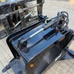 New/Unused 2025 GIYI Hydraulic Skidsteer Bucket Grab Stump Remover - Image 7