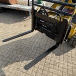 New unused 2025 GIYI mini skidsteer hydraulic side shift pallet forks and frame