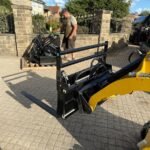 New/Unused 2025 GIYI Mini Skidsteer Side Shift Pallet Forks And Frame - Image 4