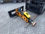 NEW/UNUSED GIYI SKIDSTEER HYDRAULIC ROCK BREAKER/POST KNOCKER - Image 4