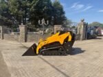 NEW/UNUSED 2026 SDLOOL V1000 DIESEL STAND ON TRACKED SKIDSTEER LOADER - Image 2