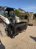 NEW/UNUSED CAPTOK 250LTR HYDRAULIC CONCRETE MIXING BUCKET