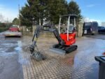 NEW/UNUSED EVERUN ERE10 PRO MINI EXCAVATOR BUNDLE W/ EXPANDING TRACKS/BLADE ETC. - Image 3